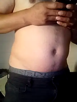Snapshot of k1oudE chatting on 02/15/26, 10:25 k1oudE online show from 02/15/26, 10:25