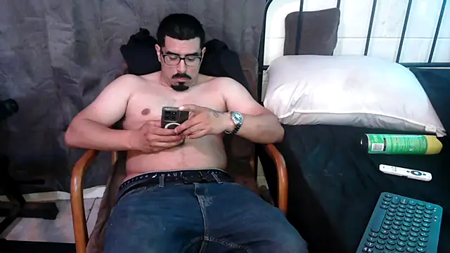 Snapshot of k1oudE chatting on 05/25/26, 05:02 k1oudE online show from 05/25/26, 05:02
