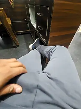 Snapshot of pyasevickybabu563 chatting on 03/08/25, 01:03 pyasevickybabu563 online show from 03/08/25, 01:03