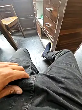 Snapshot of pyasevickybabu563 chatting on 03/13/25, 04:27 pyasevickybabu563 online show from 03/13/25, 04:27