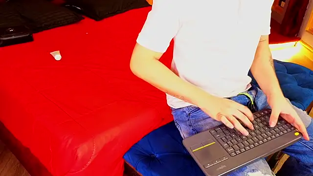 MarcoVitto online show from 10/10/25, 11:42