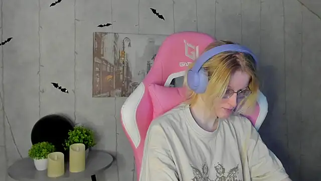 ElizabethHarpper online show from 11/05/25, 01:27