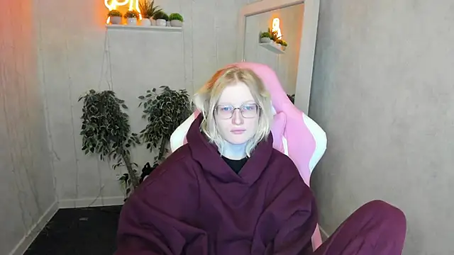 ElizabethHarpper online show from 11/20/25, 01:39