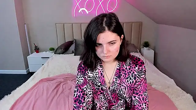 Snapshot of CharlotteMitchell chatting on 12/30/24, 01:04 CharlotteMitchell online show from 12/30/24, 01:04