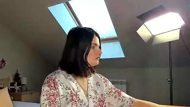 Snapshot of CharlotteMitchell chatting on 01/09/25, 08:03 CharlotteMitchell online show from 01/09/25, 08:03