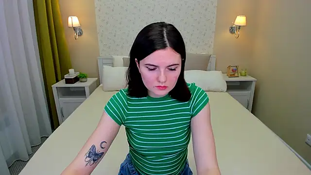 Snapshot of CharlotteMitchell chatting on 02/05/25, 07:07 CharlotteMitchell online show from 02/05/25, 07:07