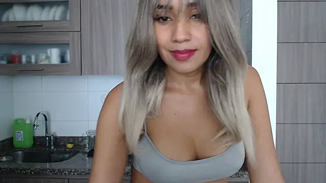 Snapshot of isabela_oh chatting on 01/06/25, 06:20 isabela oh online show from 01/06/25, 06:20