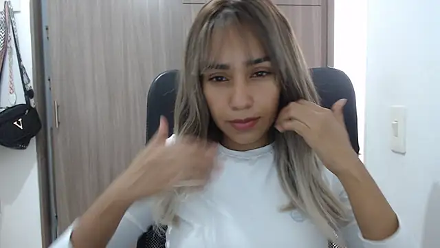 Snapshot of isabela_oh chatting on 02/27/25, 03:37 isabela oh online show from 02/27/25, 03:37