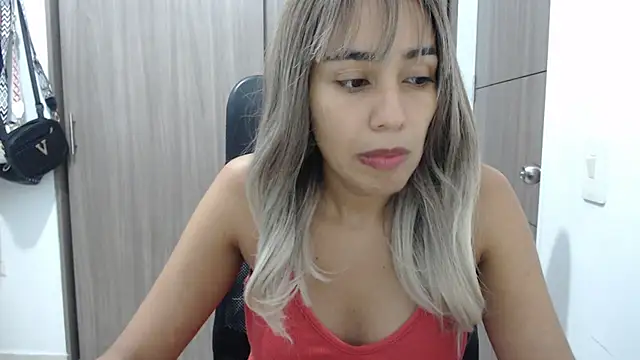 Snapshot of isabela_oh chatting on 03/01/25, 04:26 isabela oh online show from 03/01/25, 04:26