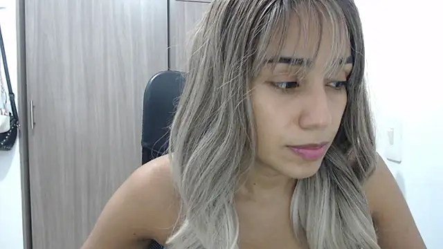 Snapshot of isabela_oh chatting on 03/06/25, 03:24 isabela oh online show from 03/06/25, 03:24