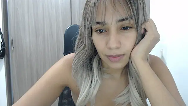 Snapshot of isabela_oh chatting on 03/14/25, 08:38 isabela oh online show from 03/14/25, 08:38