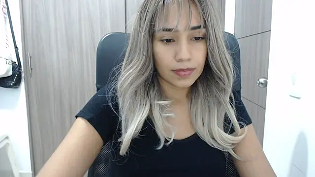 Snapshot of isabela_oh chatting on 03/22/25, 09:21 isabela oh online show from 03/22/25, 09:21
