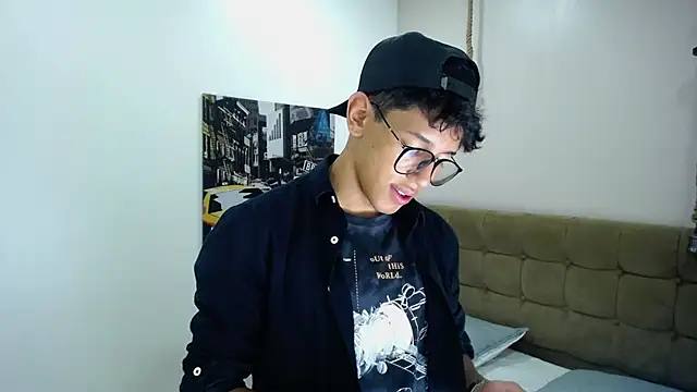 Snapshot of RyanPricee chatting on 01/17/25, 07:49 RyanPricee online show from 01/17/25, 07:49