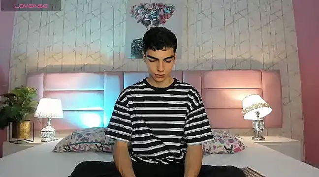 MaxOwen  online show from 02/05/25, 07:31