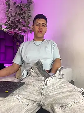 Angel Khouri online show from 09/21/25, 04:03