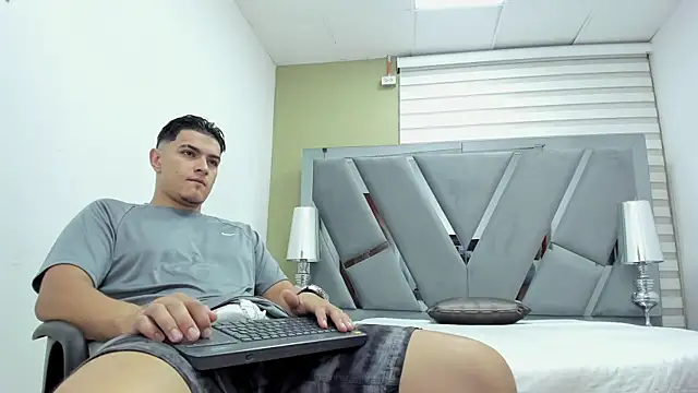 DAVID VICTORIAA online show from 07/09/26, 01:04