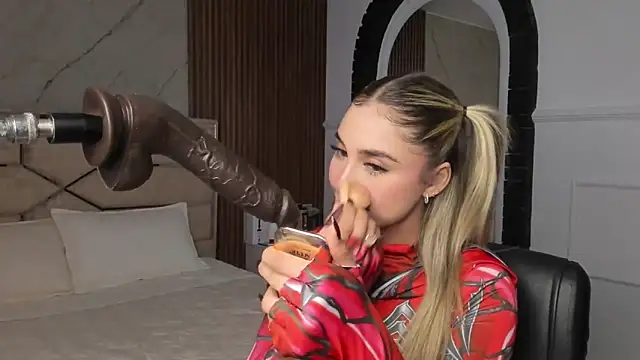 EmiilyHendriixx online show from 01/31/25, 08:54