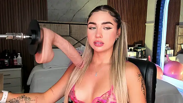 EmiilyHendriixx online show from 09/22/25, 08:33