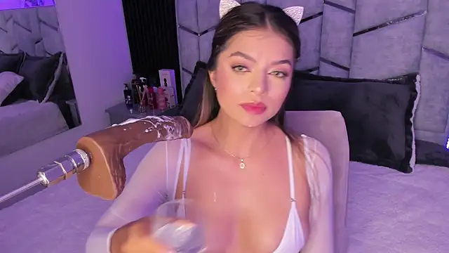 daniiphoeniixx online show from 03/06/25, 10:36