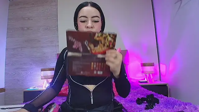 alanna love01 online show from 09/12/25, 02:00