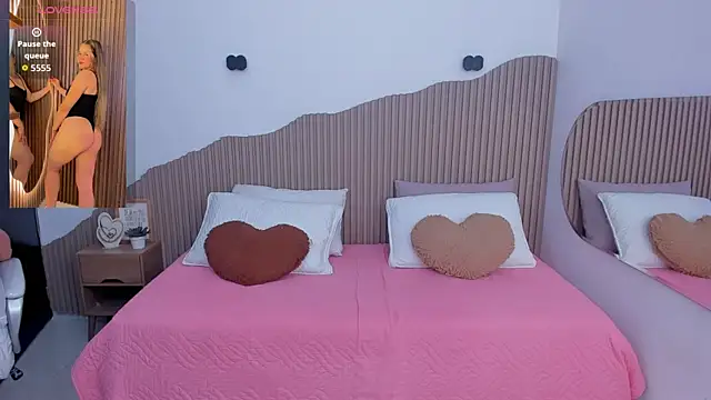 Snapshot of Annie_kurt_ chatting on 11/27/25, 05:48 Annie kurt online show from 11/27/25, 05:48