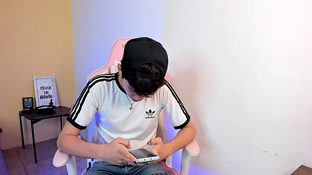 Brian-Ausslos online show from 12/28/24, 02:43