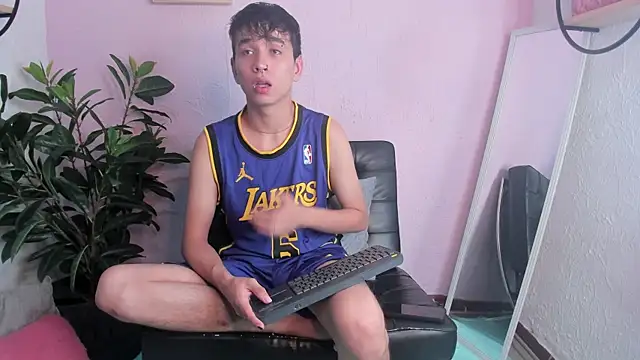 Brian-Ausslos online show from 01/05/25, 03:34