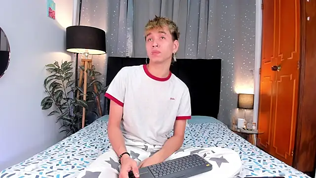 Brian-Ausslos online show from 02/05/25, 04:27