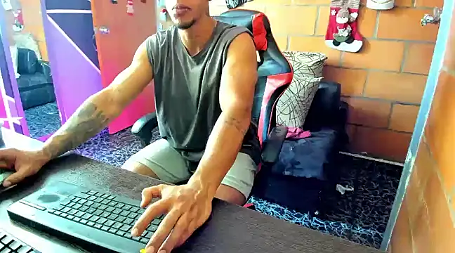 Adam Valenciia online show from 01/06/25, 06:31