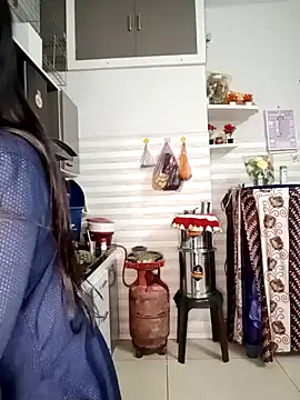 Snapshot of Best-Couple chatting on 02/10/25, 06:53 Best-Couple online show from 02/10/25, 06:53