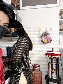 Snapshot of Best-Couple chatting on 03/19/25, 05:52 Best-Couple online show from 03/19/25, 05:52