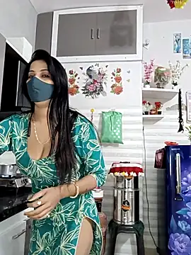 Snapshot of Best-Couple chatting on 11/13/25, 03:05 Best-Couple online show from 11/13/25, 03:05