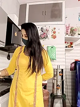 Snapshot of Best-Couple chatting on 11/14/25, 03:05 Best-Couple online show from 11/14/25, 03:05