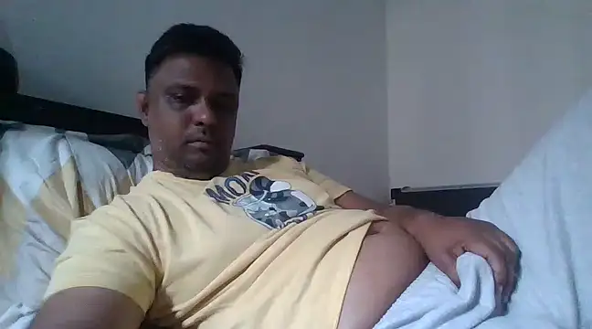 Snapshot of jemes21in chatting on 03/18/25, 03:20 jemes21in online show from 03/18/25, 03:20