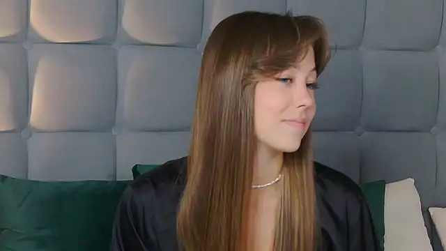 Snapshot of TheEmma chatting on 03/14/26, 12:32 TheEmma online show from 03/14/26, 12:32