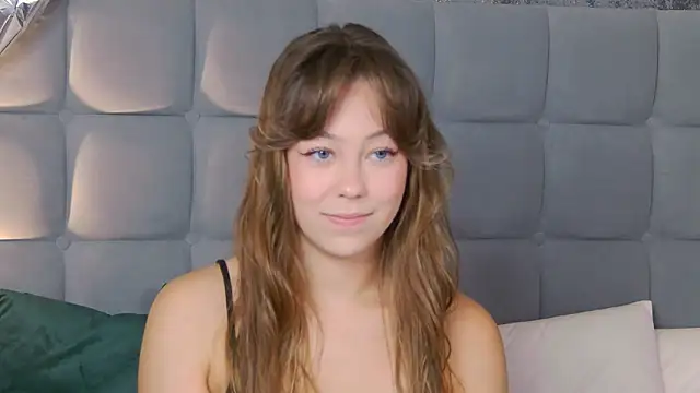 Snapshot of TheEmma chatting on 03/21/26, 12:32 TheEmma online show from 03/21/26, 12:32