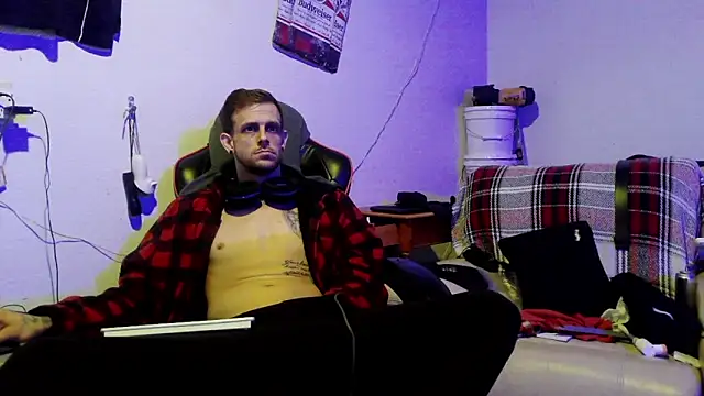 Snapshot of JamesMichael88 chatting on 02/24/25, 05:42 JamesMichael88 online show from 02/24/25, 05:42