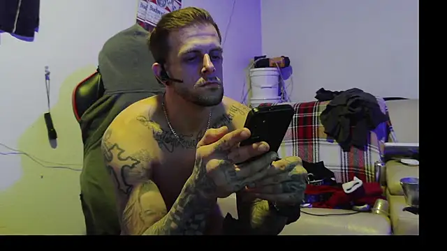 Snapshot of JamesMichael88 chatting on 02/25/25, 08:09 JamesMichael88 online show from 02/25/25, 08:09