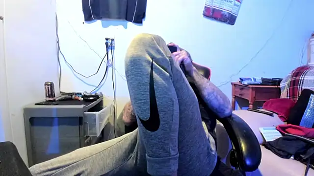 Snapshot of JamesMichael88 chatting on 02/27/25, 08:06 JamesMichael88 online show from 02/27/25, 08:06