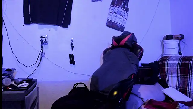 Snapshot of JamesMichael88 chatting on 02/27/25, 11:48 JamesMichael88 online show from 02/27/25, 11:48