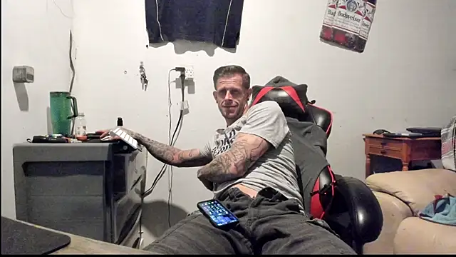 Snapshot of JamesMichael88 chatting on 03/02/25, 12:42 JamesMichael88 online show from 03/02/25, 12:42