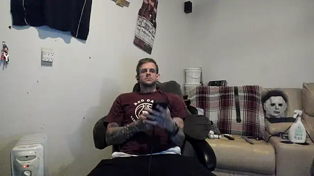 Snapshot of JamesMichael88 chatting on 03/06/25, 12:10 JamesMichael88 online show from 03/06/25, 12:10