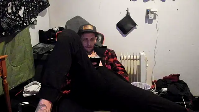 Snapshot of JamesMichael88 chatting on 03/11/25, 03:23 JamesMichael88 online show from 03/11/25, 03:23