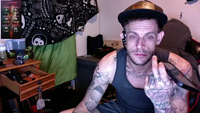 Snapshot of JamesMichael88 chatting on 03/11/25, 06:52 JamesMichael88 online show from 03/11/25, 06:52