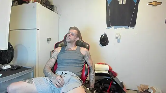 Snapshot of JamesMichael88 chatting on 03/13/25, 01:32 JamesMichael88 online show from 03/13/25, 01:32