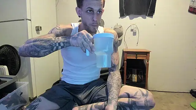 Snapshot of JamesMichael88 chatting on 03/17/25, 02:45 JamesMichael88 online show from 03/17/25, 02:45