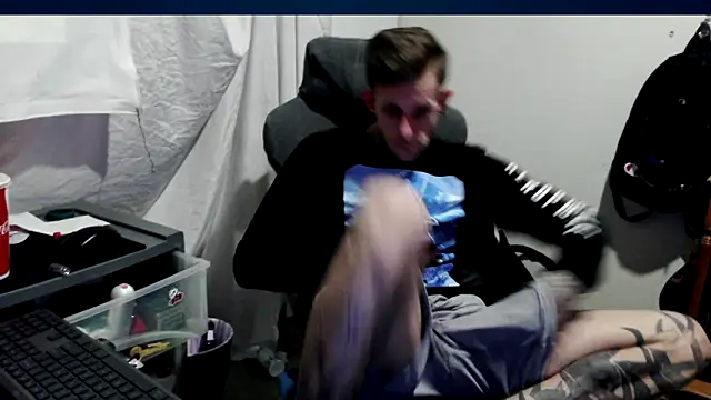 Snapshot of JamesMichael88 chatting on 03/20/25, 04:51 JamesMichael88 online show from 03/20/25, 04:51