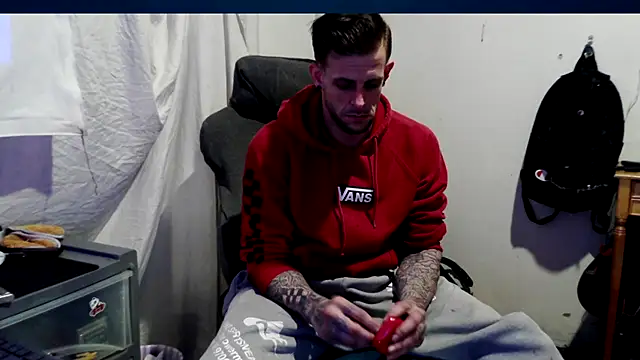 Snapshot of JamesMichael88 chatting on 03/20/25, 07:35 JamesMichael88 online show from 03/20/25, 07:35