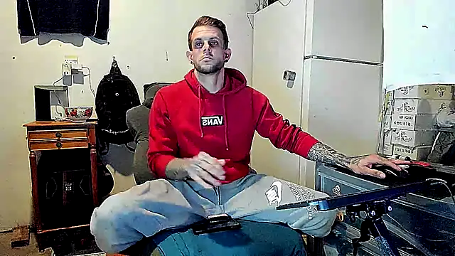 Snapshot of JamesMichael88 chatting on 03/21/25, 02:51 JamesMichael88 online show from 03/21/25, 02:51