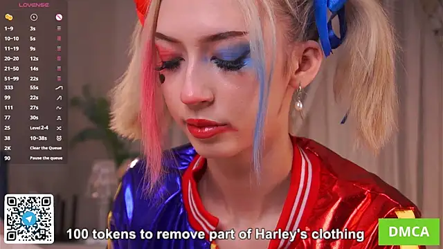 Snapshot of DaisyHearl chatting on 10/31/25, 04:19 DaisyHearl online show from 10/31/25, 04:19